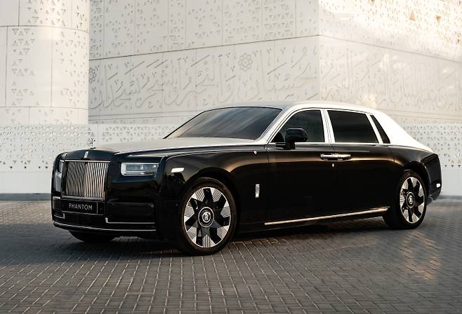 롤스로이스 한정판 '팬텀 아라베스크'. 사진=롤스로이스 제공