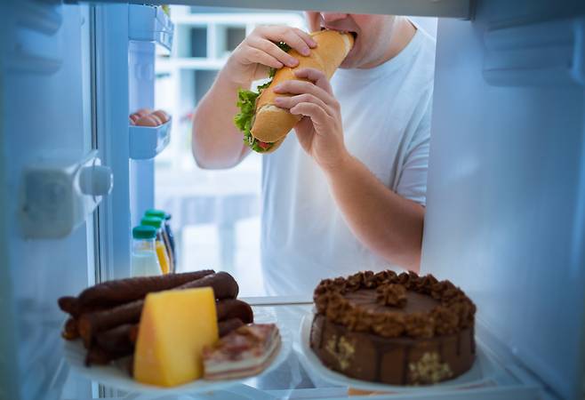 저녁 식사를 언제 끝내느냐가 심혈관 건강에 영향을 줄 수 있다는 연구 결과가 나왔다. 사진=게티이미지뱅크