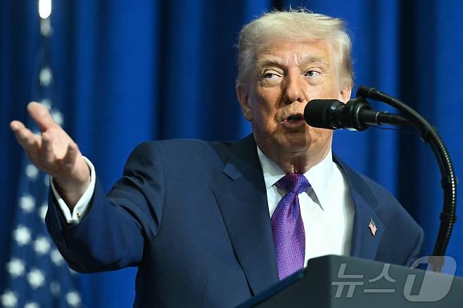 도널드 트럼프 미국 대통령이 19일(현지시간) 워싱턴DC 평화연구소에서 열린 '평화위원회'(Board of Peace) 창립 회의에서 연설하고 있다. 2026.02.19. ⓒ AFP=뉴스1