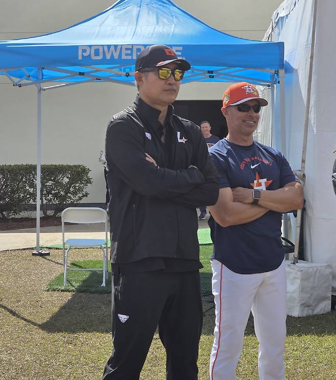 SSG 이숭용 감독과 휴스턴 조 에스파다 감독. 사진=SSG 랜더스