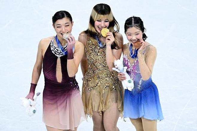 리우(가운데)는 일본의 사카모토 가오리와 나카미 아미를 제치고 금메달을 차지했다. AFP=연합뉴스