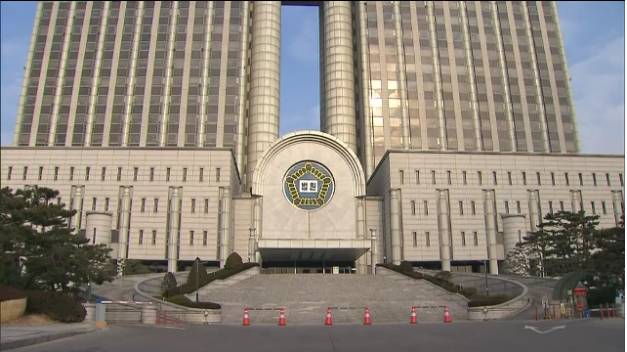 출처: KBS 뉴스 민희진, 풋옵션 소송 1심 승소…“하이브 256억 지급해야”