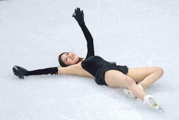 이해인이 19일(현지시간) 이탈리아 밀라노 아이스스케이팅 아레나에서 열린 2026 밀라노-코르티나담페초 동계올림픽 여자 싱글 프리 스케이팅 연기를 마친 뒤 기뻐하고 있다. 사진= 연합뉴스 제공