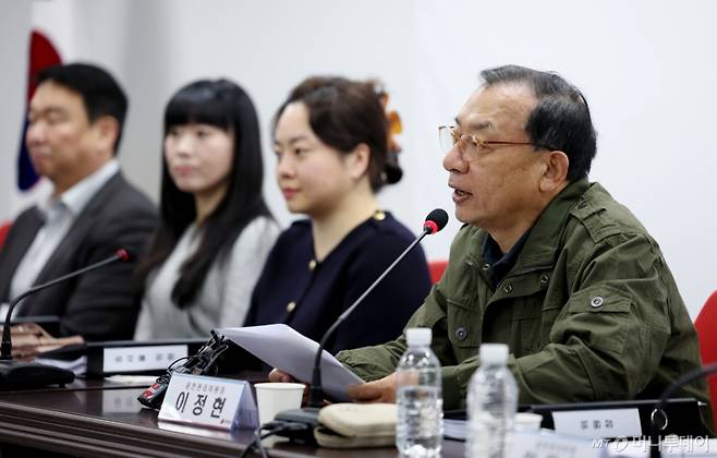 [서울=뉴시스] 김진아 기자 = 이정현 공천관리위원장이 20일 서울 여의도 국민의힘 중앙당사에서 열린 제9회 전국동시지방선거 중앙당 공천관리위원회 제1차 회의에서 발언하고 있다. 2026.02.20. bluesoda@newsis.com /사진=김진아