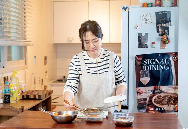 ‘풍성한 집밥’과 ‘식비 절감’ 두 마리 토끼를 모두 잡는 집밥 레시피로 유명한 요리 유튜버 욜로리아.