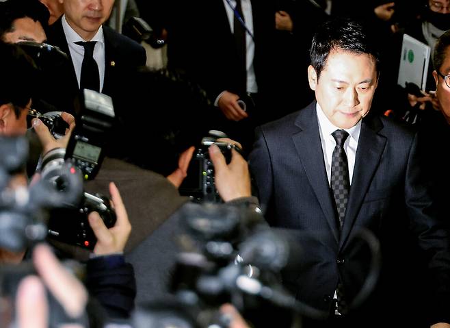 장동혁 국민의힘 대표가 20일 국회에서 윤석열 전 대통령에 대한 1심 무기징역 선고 관련, 입장을 밝히기 위해 입장하고 있다. ⓒ연합뉴스