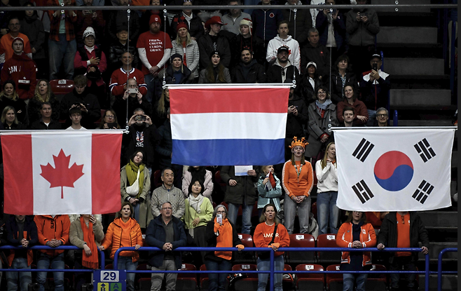 지난 16일 김길리 동메달 시상식에 게양된 태극기. AFP