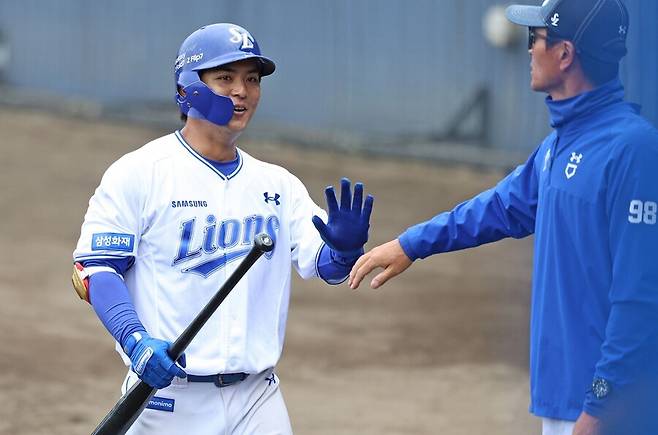 ▲ 삼성 라이온즈 내야수 양우현이 20일 일본 오키나와 온나손 아카마 구장에서 열린 2026 월드베이스볼클래식 한국 야구 대표팀과의 연습경기에서 투수 정우주를 상대로 역전 3점 홈런을 터트렸다. ⓒ삼성 라이온즈