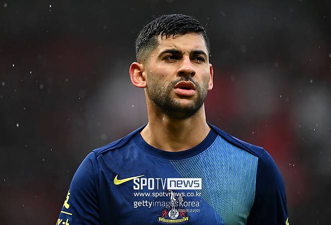 ▲ 로메로와 포스테코글루가 토트넘의 미흡한 지원을 두고 연일 비판을 가하고 있다. 로메로의 토트넘을 향한 저격을 들은 포스테코글루는 동조 의사를 밝혔다.