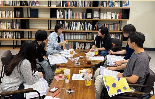 ‘빈칸’ 잡담회 현장 모습. /출처 : ‘빈칸’ 3호 33쪽