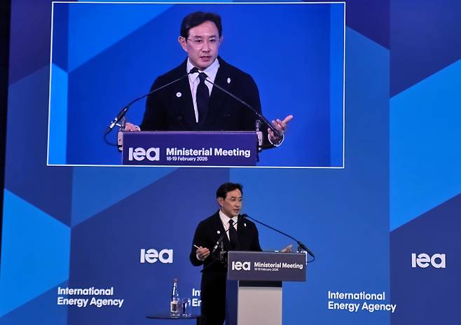 최윤범 고려아연 회장이 IEA 각료이사회 중 개최된 '정부-산업계 토론회: 핵심광물 공급망' 세션에서 발언하고 있다./사진=고려아연