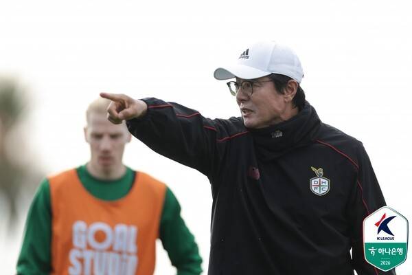 대전하나시티즌 황선홍 감독. /사진=한국프로축구연맹