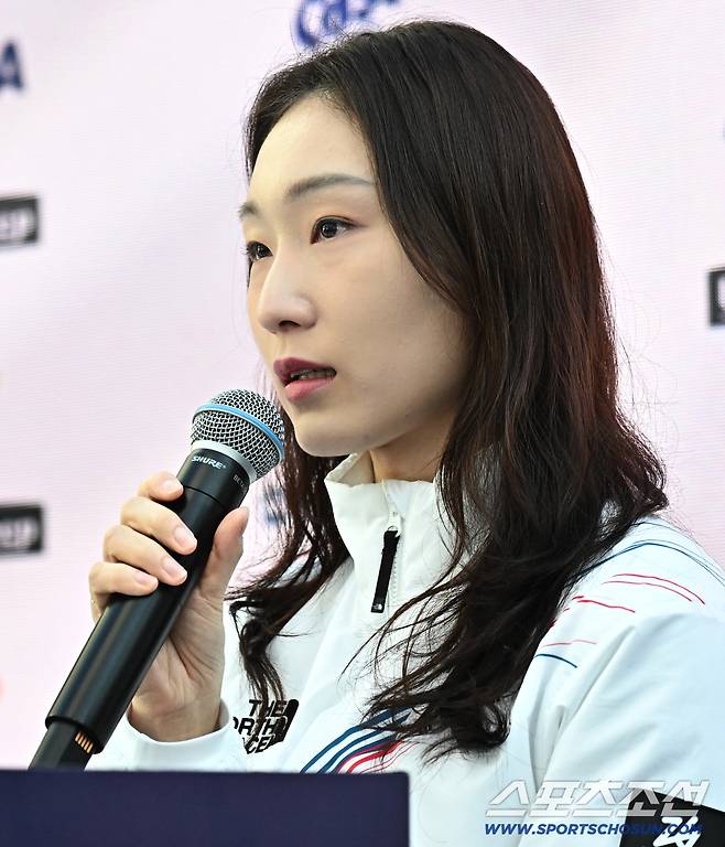 21일 이탈리아 밀라노 코리아하우스에서 쇼트트랙 메달리스트 기자회견이 열렸다. 기자들 질문에 답하고 있는 최민정. 밀라노(이탈리아)=송정헌 기자songs@sportschosun.com/2026.02.21/