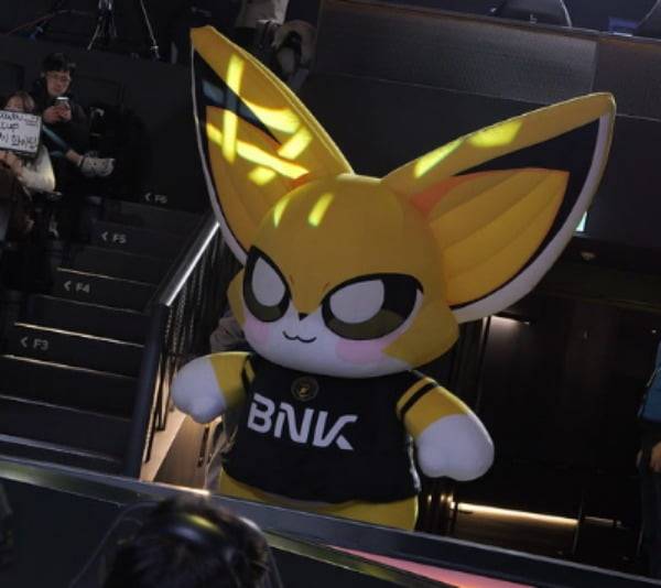 BNK 피어엑스의 마스코트인 사막 여우 캐릭터 '넥스' /LCK 제공