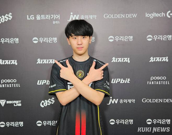 ‘랩터’ 전어진이 지난 15일 오후 5시 서울 종로구 치지직 롤파크 LCK 아레나에서 열린 ‘2026 LCK컵’ 플레이오프 2라운드 T1과 경기가 끝난 뒤 쿠키뉴스와 인터뷰를 하고 있다. 송한석 기자