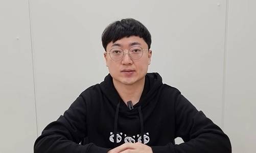 ‘충주맨’으로 이름을 알린 김선태 주무관. [유튜브 ‘충TV’ 캡처]