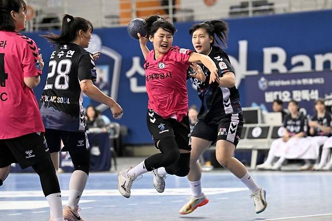 [서울=뉴시스]  女性ハンドボール慶南開発公社のキム・アヨン。 （写真＝韓国ハンドボール連盟提供）2026.02.21。 photo@newsis.com *再販およびDB禁止