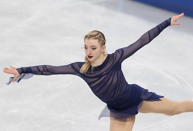 미국 앰버 글렌이 19일(현지 시각) 이탈리아 밀라노 아이스스케이팅 아레나에서 열린 2026 밀라노-코르티나담페초 동계올림픽 여자 싱글 프리 스케이팅에 출전, 연기를 펼치고 있다. 연합뉴스