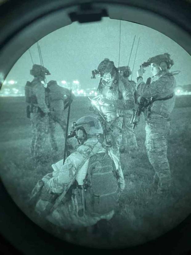 한미 특수전 부대가 야간에 야간투시경을 쓰고 훈련하는 모습. 사진 제공=주한미군