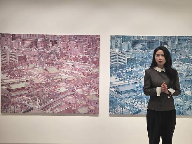 김란 작가 (서울=연합뉴스) 박의래 기자 = 김란 작가가 20일 서울 서울 종로구 관훈동 노화랑에서 작품에 대해 설명하고 있다. 2026.2.20. laecorp@yna.co.kr