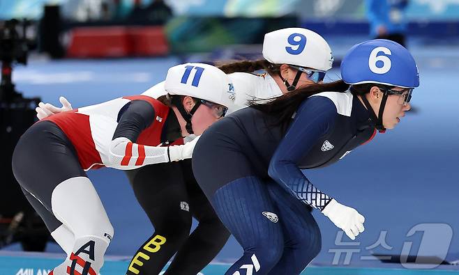 스피드스케이팅 박지우가 21일(현지시간) 이탈리아 밀라노 스피드스케이팅 스타디움에서 열린 2026 밀라노·코르티나담페초 동계올림픽 스피드 스케이팅 여자 매스 스타트 결승에서 역주를 펼치고 있다. 2026.2.22 ⓒ 뉴스1 김진환 기자