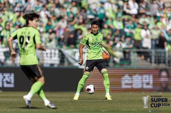 전북 데뷔전을 치른 센터백 박지수. 제공 | 한국프로축구연맹