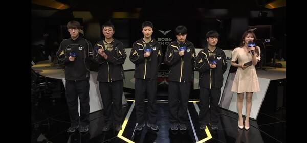 21일 종로구 치지직 롤파크에서 열린 '2026 리그 오브 레전드 챔피언스 코리아' 컵 대회 플레이오프 승자 3라운드 4세트에서 젠지 e스포츠가 BNK 피어엑스를 세트스코어 3대1로 제압하고 홍콩 결승 무대에 가장 먼저 도착했다. /사진=네이버 치지직 라이브영상 캡처