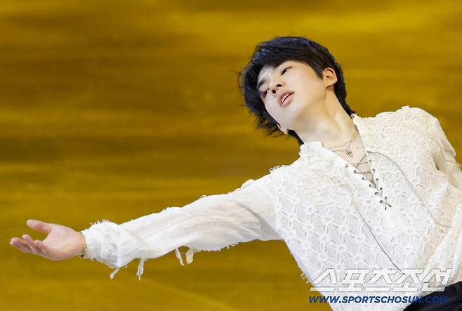 22일(한국시간) 이탈리아 밀라노 스피드스케이팅 아레나에서 밀라노동계올림픽 피겨 갈라쇼가 열렸다. 연기를 펼치고 있는 차준환. 밀라노(이탈리아)=송정헌 기자songs@sportschosun.com/2026.02.22/