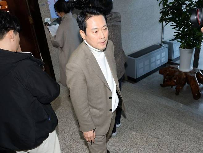 국민의힘 장동혁 대표가 22일 국회에서 열린 비공개 최고위원회의를 마친 뒤 이석하고 있다. 연합뉴스