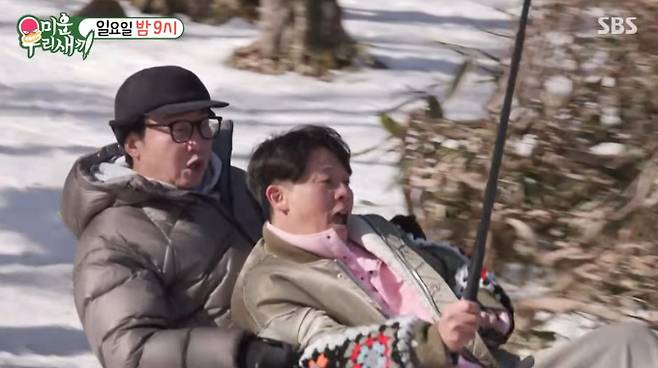 22일 일요일 밤 9시에 방송되는 SBS '미운 우리 새끼' 483회에서는 90년대 가요계의 양대 산맥인 쿨 이재훈과 컨츄리 꼬꼬 탁재훈의 유쾌한 제주도 일상이 공개된다. 무려 7년 만에 예능에 출연한 이재훈은 10시간이나 걸리는 훈연 바비큐를 고집해 탁재훈의 분노를 유발하고, 천연 눈썰매장에서는 도합 나이 110살의 역대급 몸개그를 선보인다. 또한 '댄스 머신 훈 3형제' 시절의 과거 영상까지 대방출되며 큰 웃음을 선사할 예정이다.