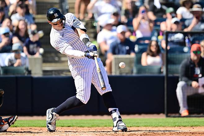 <yonhap photo-2465=""> TAMPA, FLORIDA - FEBRUARY 21: Aaron Judge #99 of the New York Yankees hits a two-run home run in the third inning against the Detroit Tigers during a Grapefruit League spring training game at George M. Steinbrenner Field on February 21, 2026 in Tampa, Florida. Julio Aguilar/Getty Images/AFP (Photo by Julio Aguilar / GETTY IMAGES NORTH AMERICA / Getty Images via AFP)/2026-02-22 04:51:58/ <저작권자 ⓒ 1980~2026 ㈜연합뉴스. 무단 전재 재배포 금지, AI 학습 및 활용 금지></yonhap>