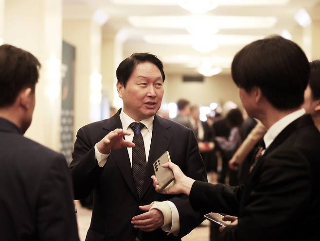 최태원 SK그룹 회장이 20일(현지시간) 워싱턴 DC에서 최종현학술원 주최로 열린 트랜스 퍼시픽 다이얼로그(TPD) 행사에 참여해 연설을 하고 있다. 워싱턴특파원단