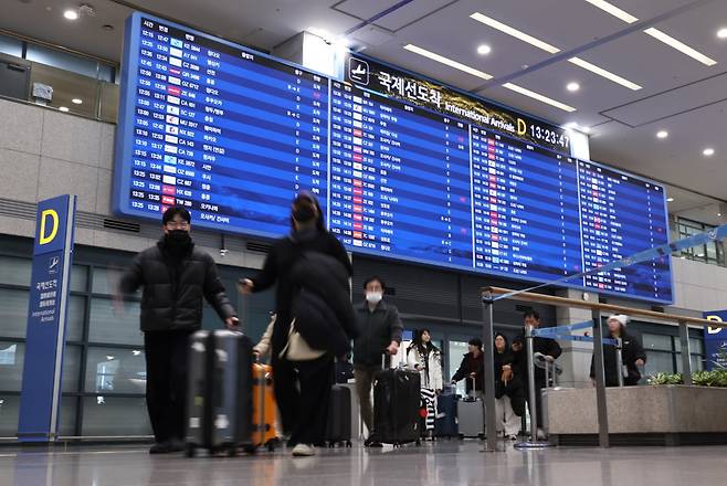 인천국제공항 제1여객터미널에서 해외여행객들이 입국하고 있다. 사진=뉴스1