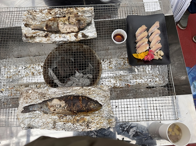 화천 산천어축제 산천어 구이와 초밥 / 사진= 문서연 여행+ 기자