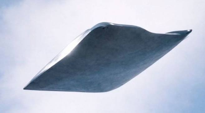 콜롬비아 파일럿이 촬영한 미확인 비행물체의 모습. 유튜브 캡처