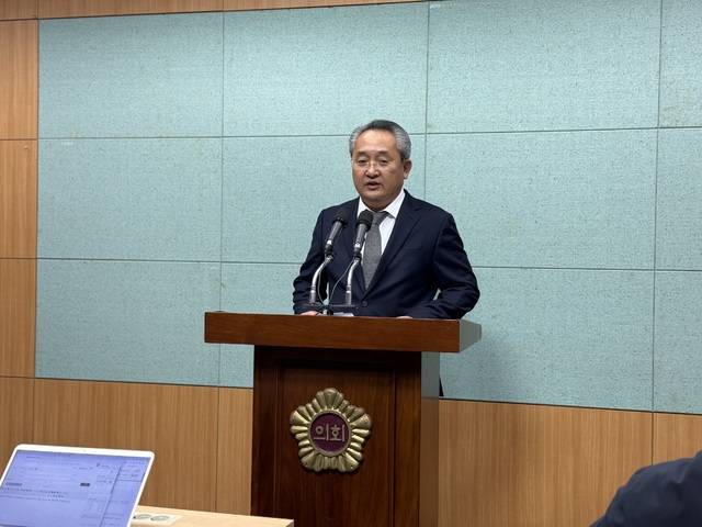 무소속 김성수 후보가 23일 전북도지사 선거 출마 및 정책 방향성을 이야기하고 있다. /백세종 기자