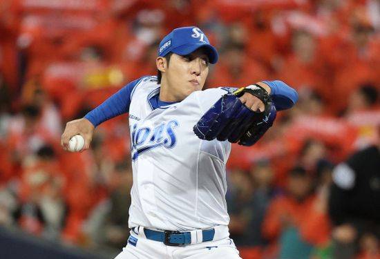 WBC 한국 대표팀 마운드의 기둥인 원태인이 팔꿈치 부상으로 낙마했다. 연합뉴스