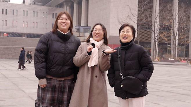 일부 시민들은 BTS의 광화문 야외 콘서트가 "우리나라 문화를 더 잘 알릴 수 있는 계기"가 될 것 같다고 말했다