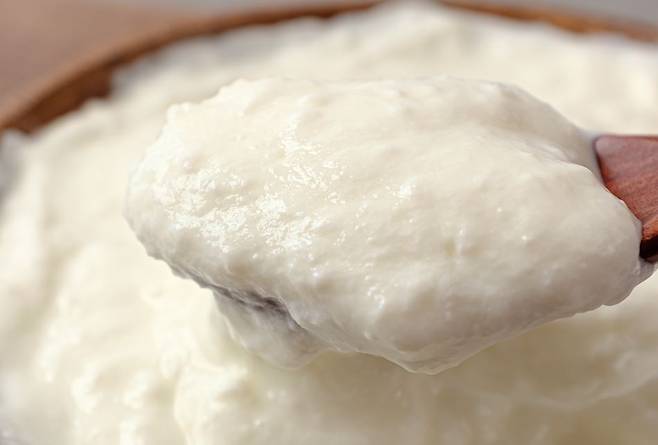 그릭요거트는 포만감을 오래 유지해 다이어트에 효과적인 식품으로 알려졌다./사진=클립아트코리아