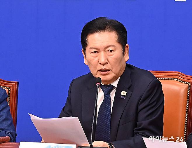 정청래 더불어민주당 대표가 23일 서울 여의도 국회에서 열린 최고위원회의에서 발언하고 있다. [사진=곽영래 기자]