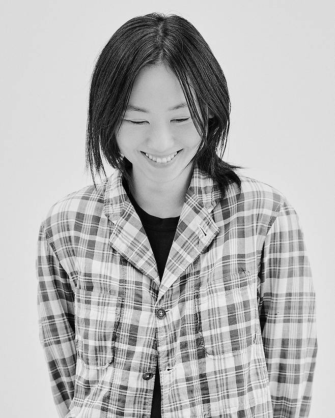 2026 로에베 크레프트 어워드의 최종 후보에 오른 아티스트 이소명. 사진 로에베