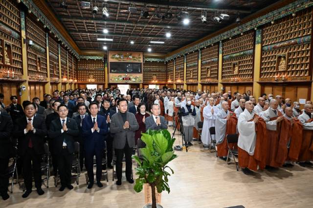 ▲ 대한불교조계종 제4교구 본사 오대산 월정사의 2026년 신년하례법회가 21일 경내 대법륜전에서 열렸다 .   신현태 기자