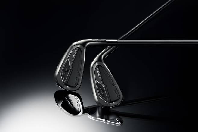 2026 신제품 ‘한정판 MX FORGED 블랙 에디션’ 아이언. 한국미즈노