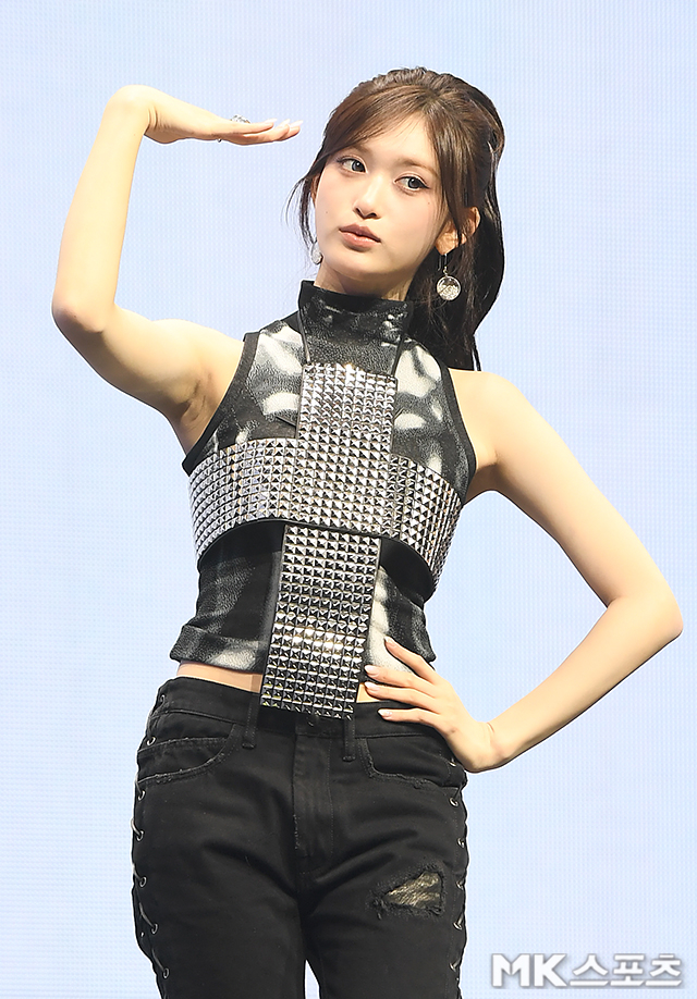 23일 오후 서울 광진구 예스24 라이브홀에서 아이브(IVE)의 정규 2집 ‘REVIVE+’ 발매 기념 미디어 쇼케이스가 진행됐다. / 사진 = 천정환 기자