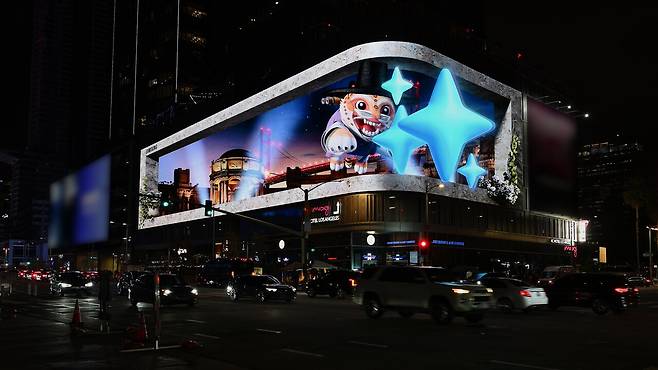 미국 LA 목시(The Moxy)에서 진행 중인 '갤럭시 언팩 2026' 3D 옥외광고 모습 / 삼성전자