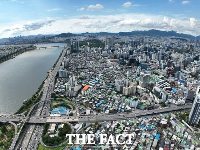 성수4지구 조합이 대우건설이 개별 홍보를 한 것으로 오해한 점에 대해 사과했다. /대우건설