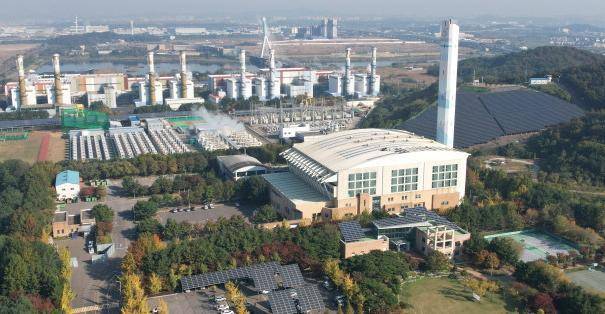 인천 서구 청라 공공 소각장 전경. 올해부터 수도권 생활폐기물 직매립 금지 조치가 시행된 뒤 수도권 쓰레기를 지방에서 ‘원정 소각’하는 사례가 늘면서 지역 갈등이 계속되고 있다. 인천시 제공