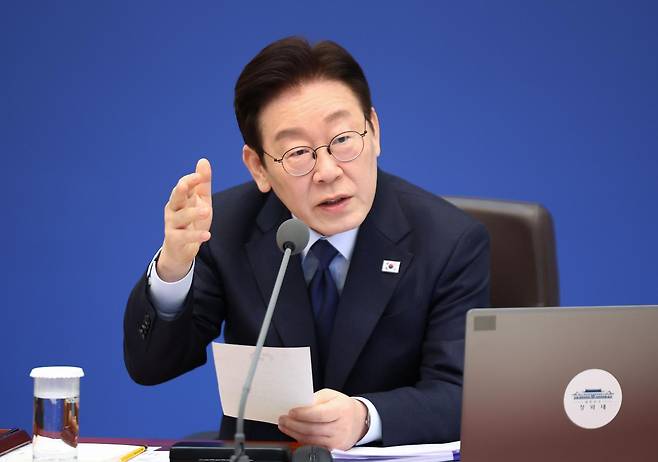 이재명 대통령이 10일 청와대에서 열린 국무회의에서 발언하고 있다. 청와대통신사진기자단.