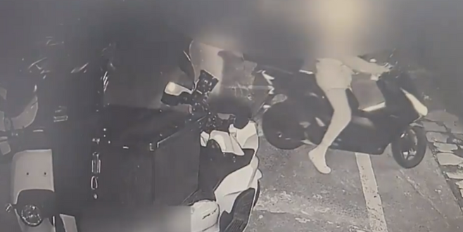 중학생들이 오토바이 훔치는 모습(자료사진)