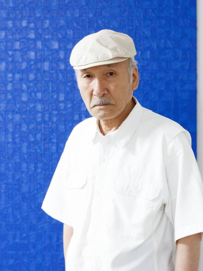 2014년 갤러리현대 개인전에서 정상화. 그의 단색화는 물감을 채우고 깨는 무한 반복 수행이다. [사진 갤러리현대]